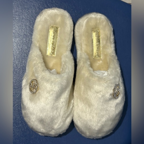 NWOT Michael Kors women's ivory/gold faux fur acrylic closed toe bling slippers - Picture 4 of 11